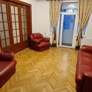 verificați disponibilitatea